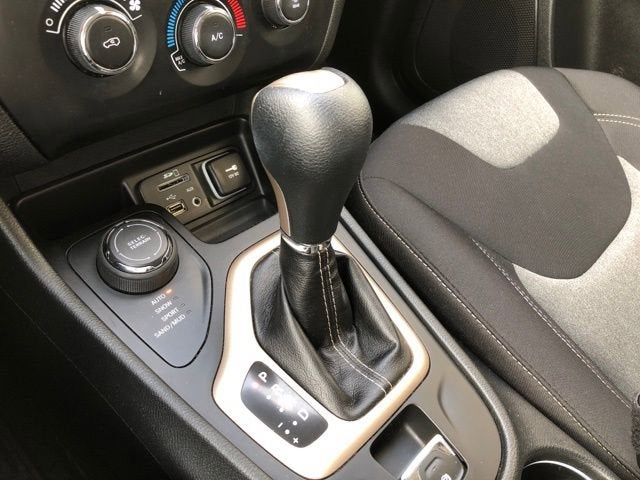 2015 Jeep Cherokee Sport