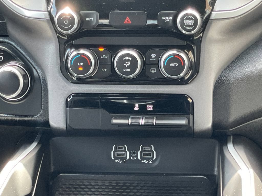 2021 RAM 1500 Big Horn Crew Cab 4x4 5'7" Box