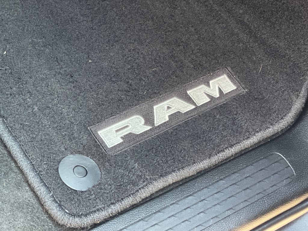 2021 RAM 1500 Big Horn Crew Cab 4x4 5'7" Box