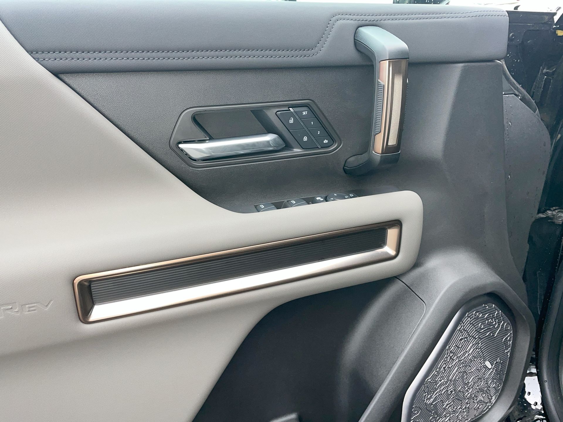 2025 GMC HUMMER EV SUV 2X