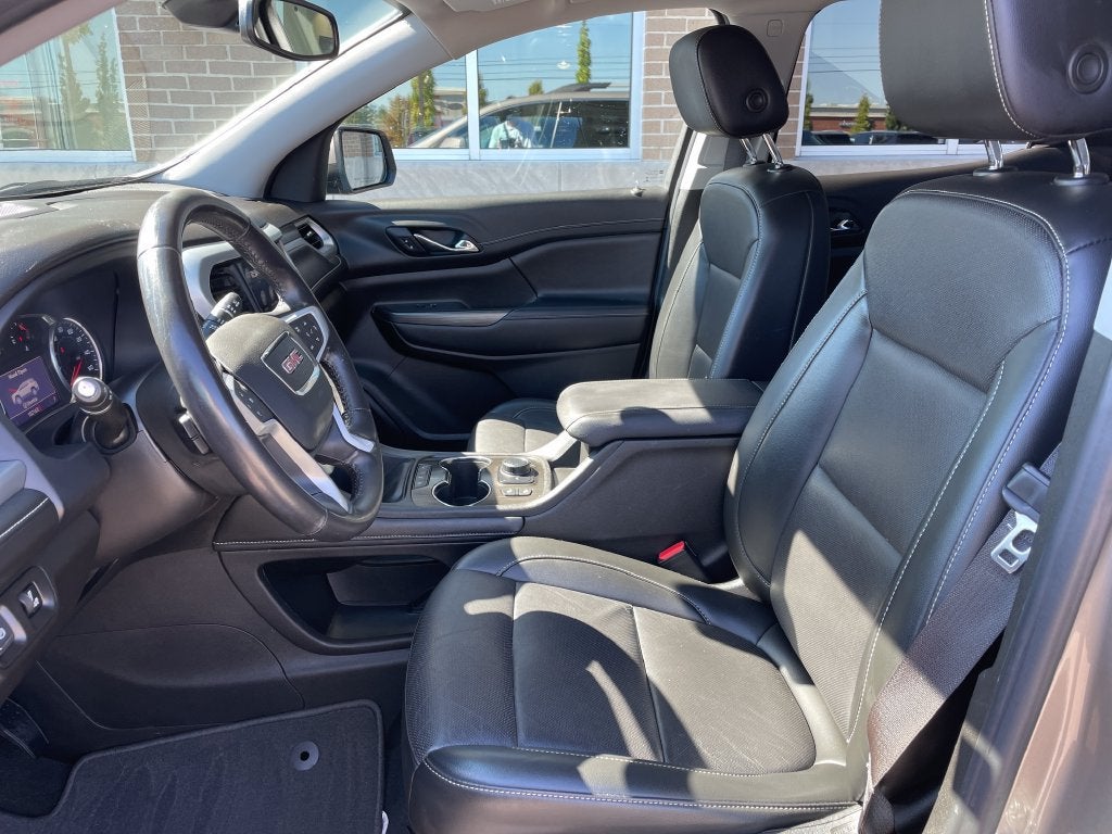2022 GMC Acadia SLT