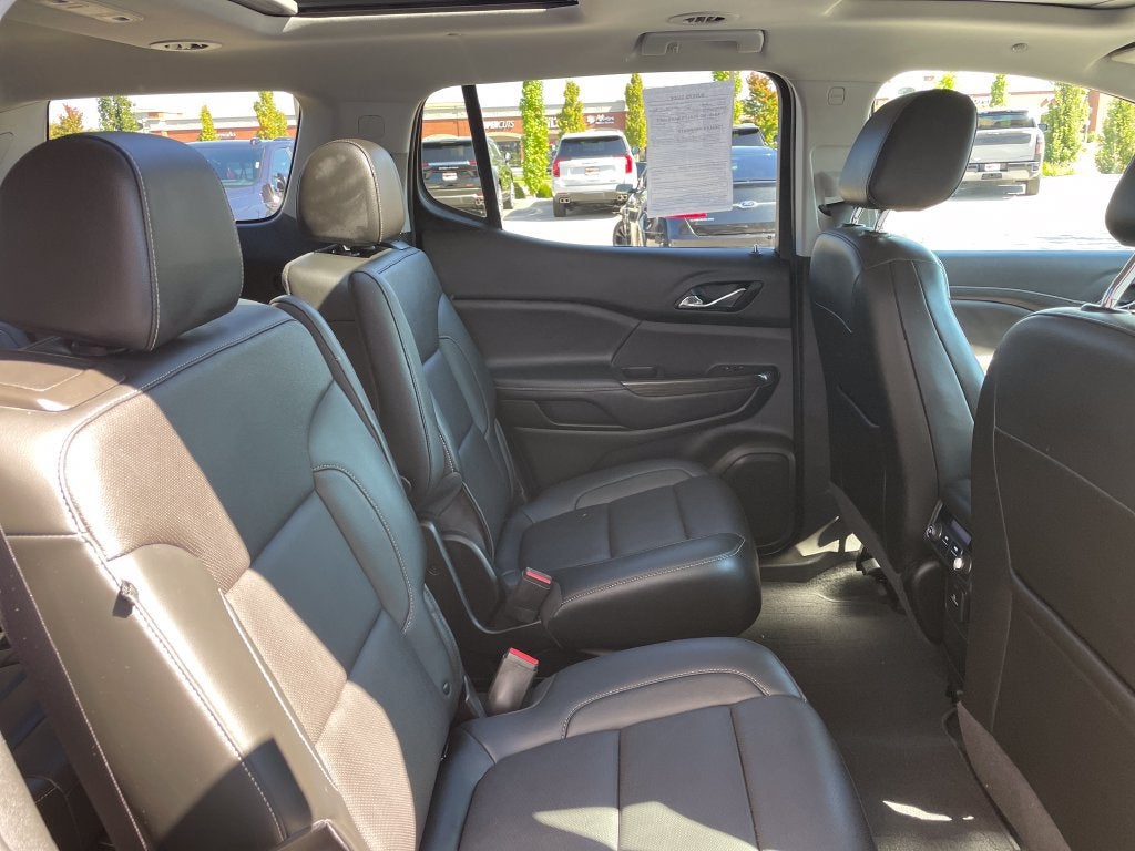 2022 GMC Acadia SLT