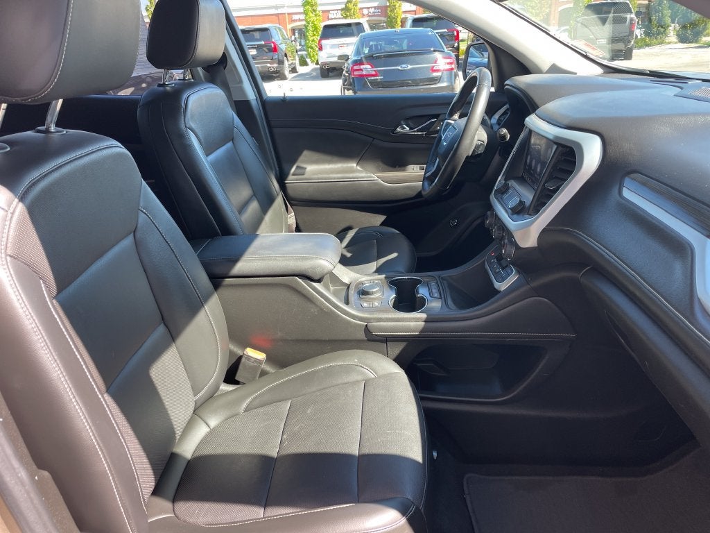 2022 GMC Acadia SLT
