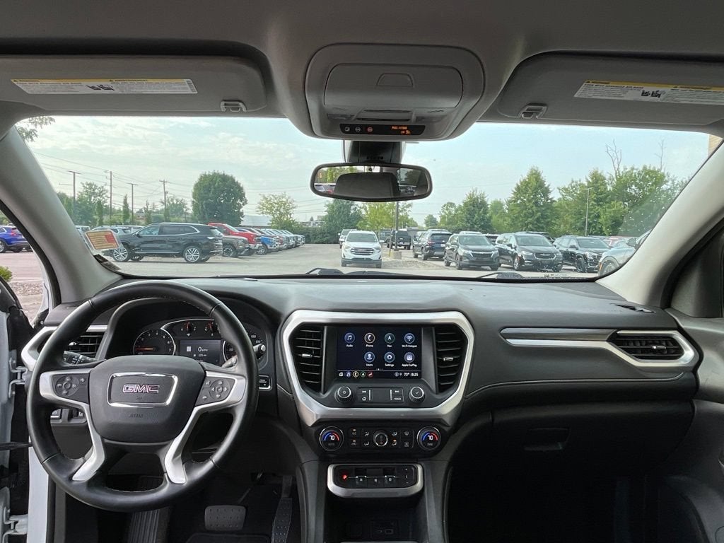 2023 GMC Acadia SLT
