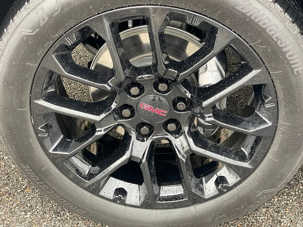 2024 GMC Yukon SLT