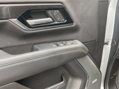 2025 GMC Yukon Elevation