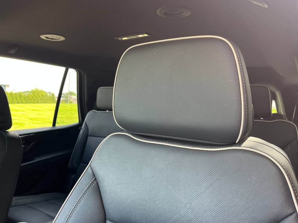 2025 GMC Yukon Elevation