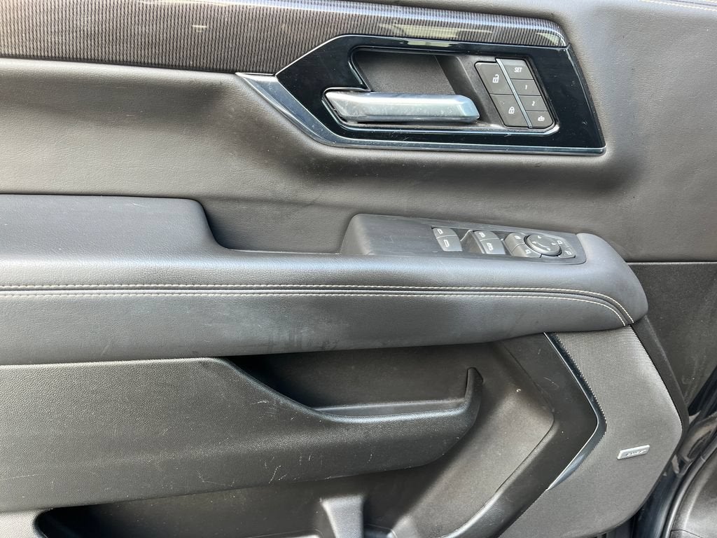 2025 GMC Yukon Elevation