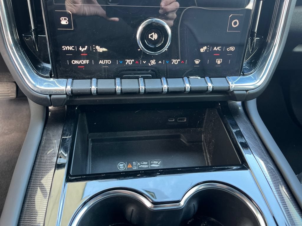 2025 GMC Yukon Elevation