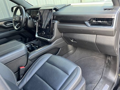 2025 GMC Yukon Elevation