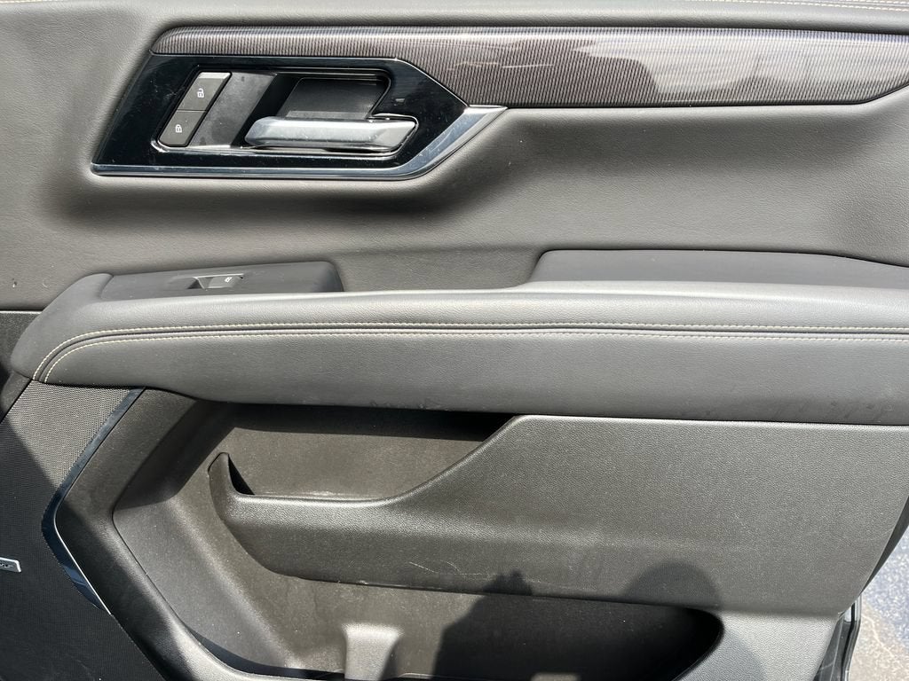 2025 GMC Yukon Elevation
