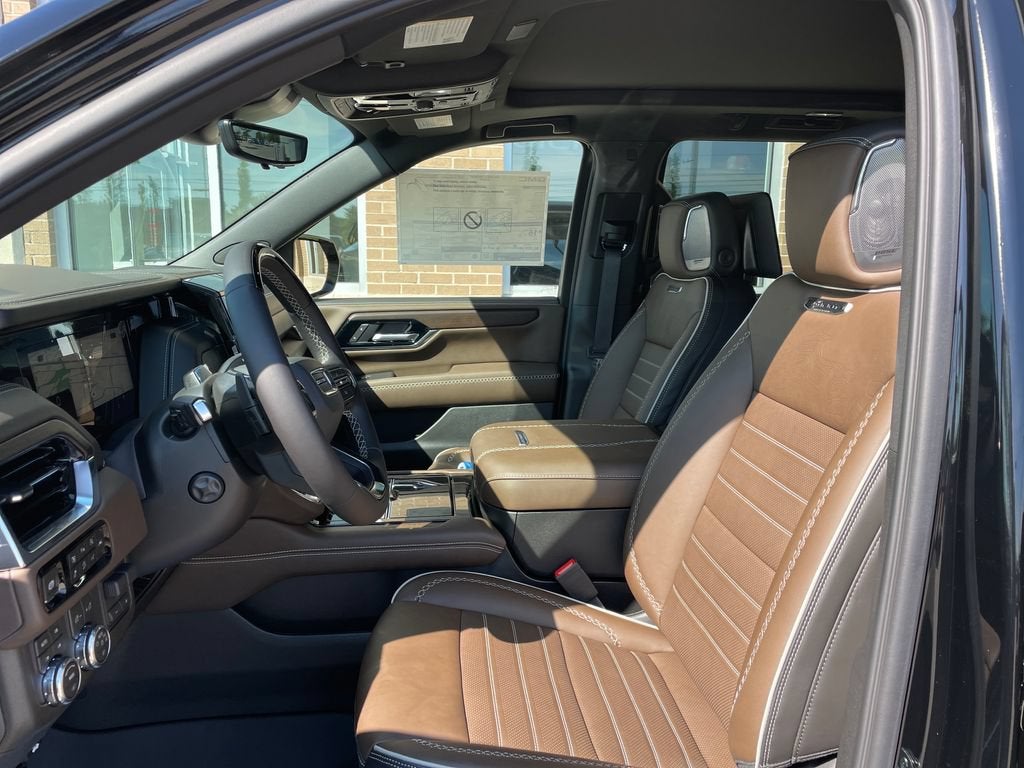 2026 GMC Yukon XL Denali Ultimate - Photo 10