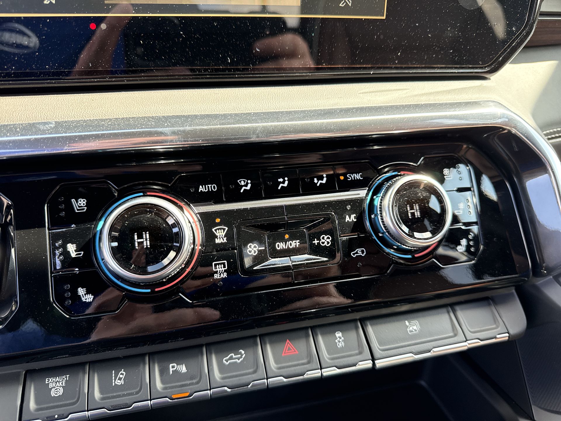 2026 GMC Sierra 3500 HD Denali Ultimate DRW