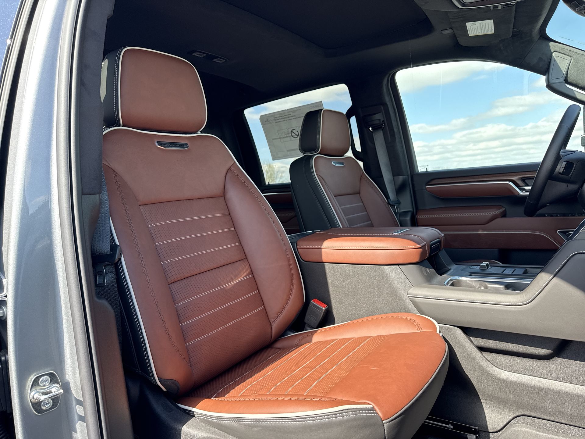 2026 GMC Sierra 3500 HD Denali Ultimate DRW