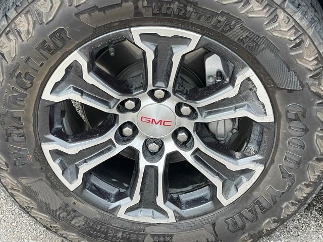2023 GMC Canyon AT4