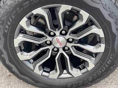 2024 GMC Canyon Denali
