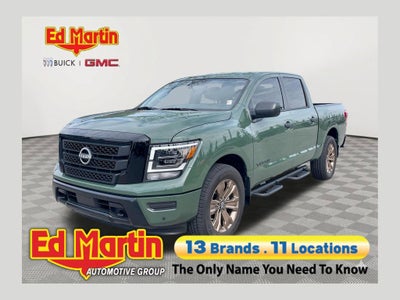 2024 Nissan TITAN Crew Cab SV 4x4