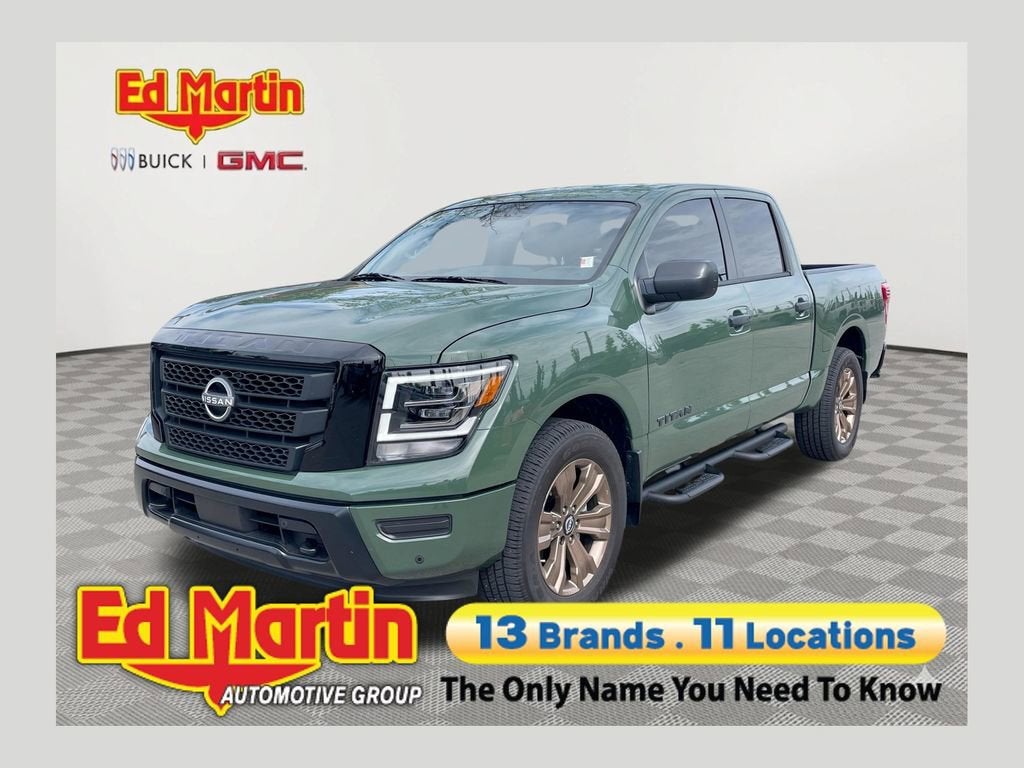 2024 Nissan TITAN Crew Cab SV 4x4