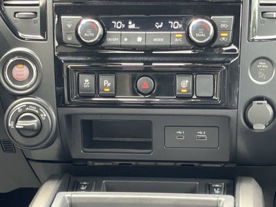 2024 Nissan TITAN Crew Cab SV 4x4