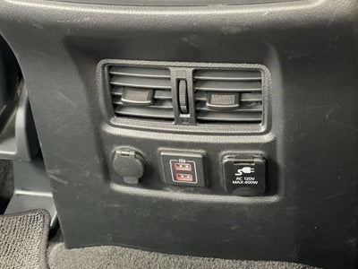 2024 Nissan TITAN Crew Cab SV 4x4