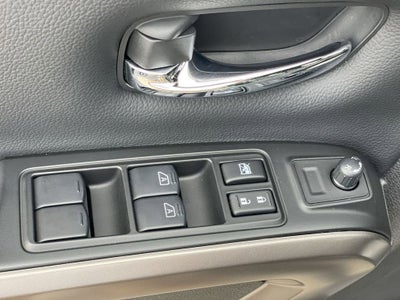 2024 Nissan TITAN Crew Cab SV 4x4