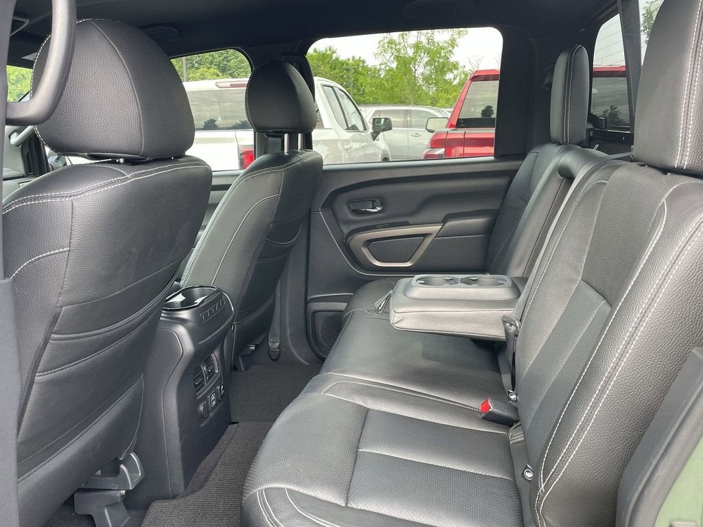 2024 Nissan TITAN Crew Cab SV 4x4