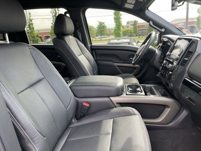 2024 Nissan TITAN Crew Cab SV 4x4