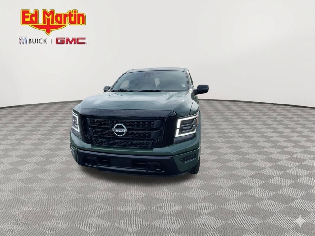 2024 Nissan TITAN Crew Cab SV 4x4