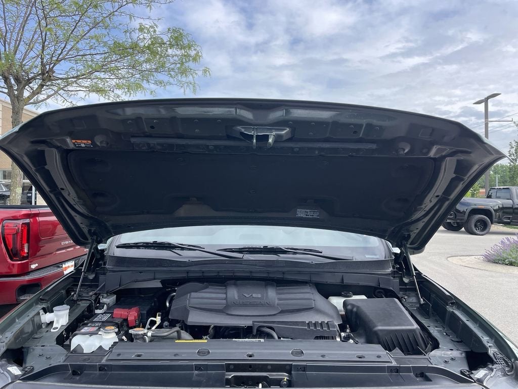 2024 Nissan TITAN Crew Cab SV 4x4