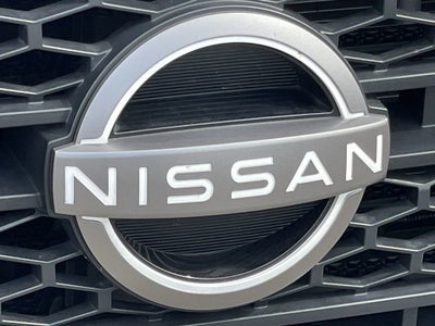 2024 Nissan TITAN Crew Cab SV 4x4