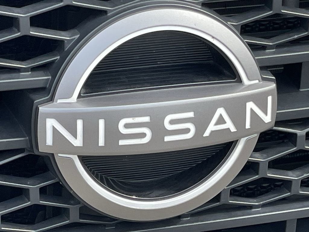 2024 Nissan TITAN Crew Cab SV 4x4