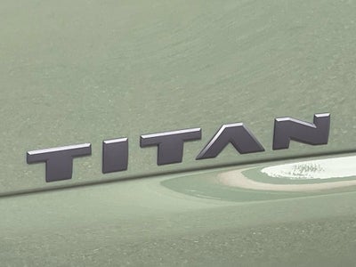 2024 Nissan TITAN Crew Cab SV 4x4