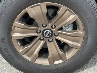 2024 Nissan TITAN Crew Cab SV 4x4