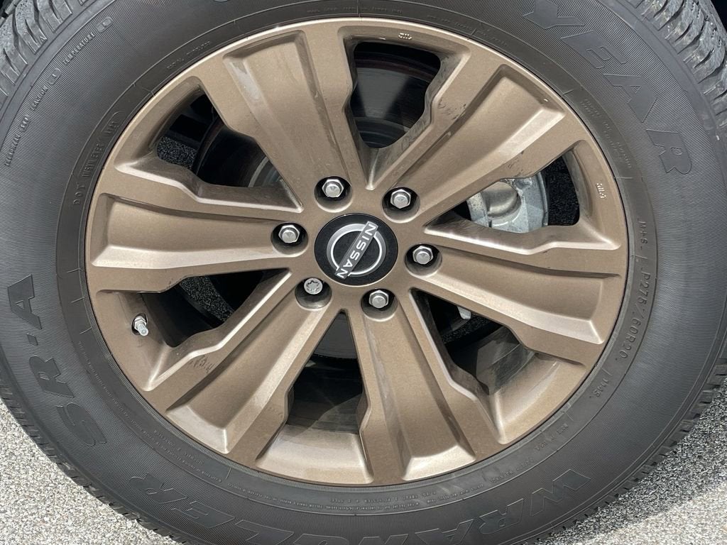 2024 Nissan TITAN Crew Cab SV 4x4