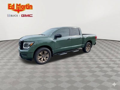 2024 Nissan TITAN Crew Cab SV 4x4