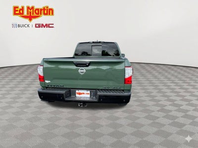 2024 Nissan TITAN Crew Cab SV 4x4