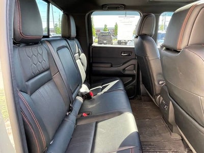 2024 Nissan Frontier Crew Cab PRO-4X 4x4