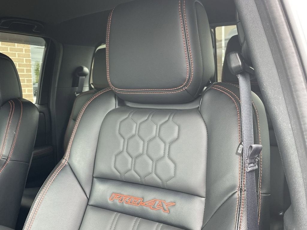 2024 Nissan Frontier Crew Cab PRO-4X 4x4
