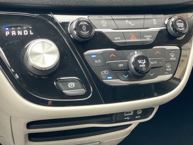 2020 Chrysler Pacifica Touring L