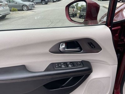 2020 Chrysler Pacifica Touring L