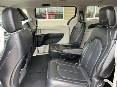 2020 Chrysler Pacifica Touring L