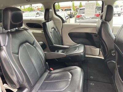 2020 Chrysler Pacifica Touring L