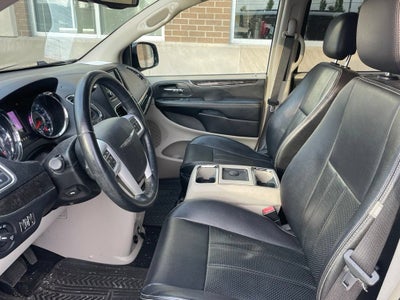 2014 Chrysler Town & Country Touring-L