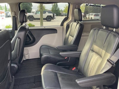 2014 Chrysler Town & Country Touring-L