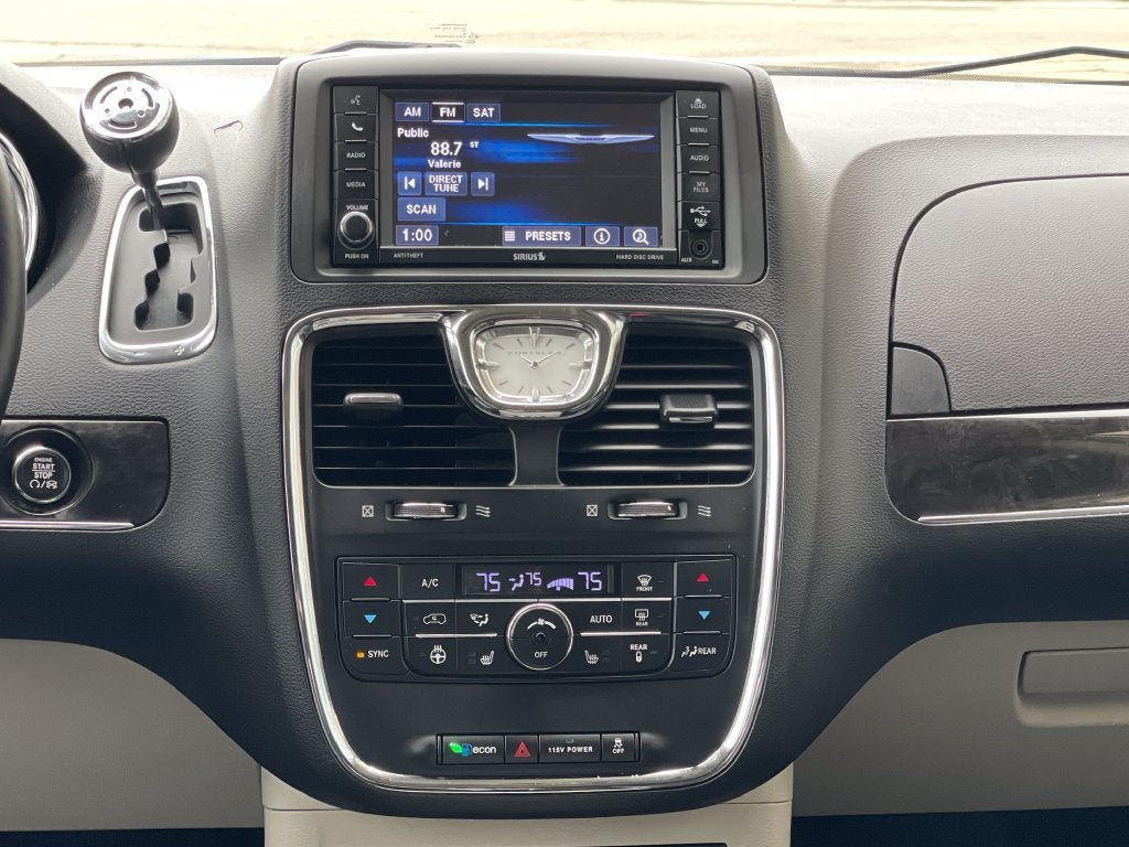 2014 Chrysler Town & Country Touring-L