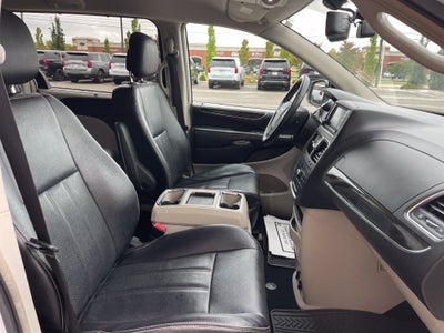 2014 Chrysler Town & Country Touring-L