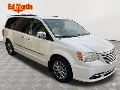 2014 Chrysler Town & Country Touring-L
