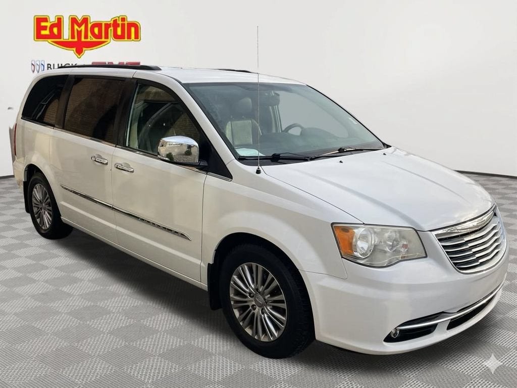 2014 Chrysler Town & Country Touring-L