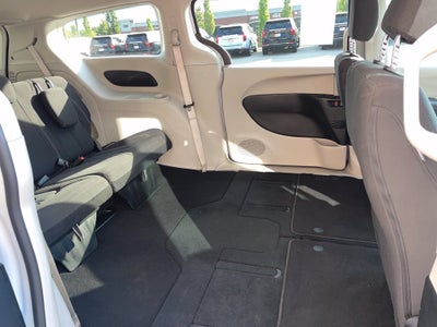 2024 Chrysler Voyager LX