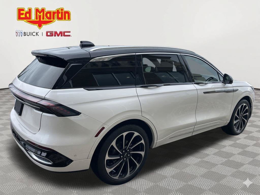 2024 Lincoln Nautilus Black Label